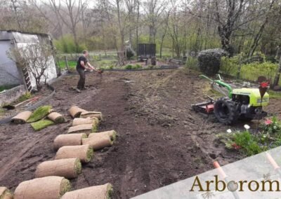 Les étapes pour la pose d'un gazon en rouleau - Entreprise Arborom